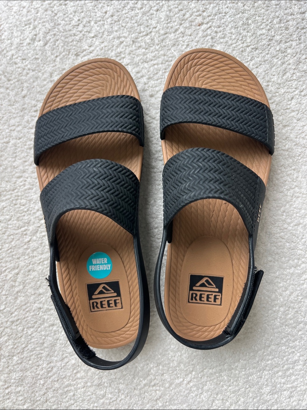 Never worn! So comfy! Reef Women's Black and Brown Dual-strap Sandals